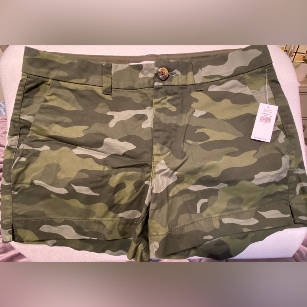 Old Navy Camo Shorts Size 6 New with tag